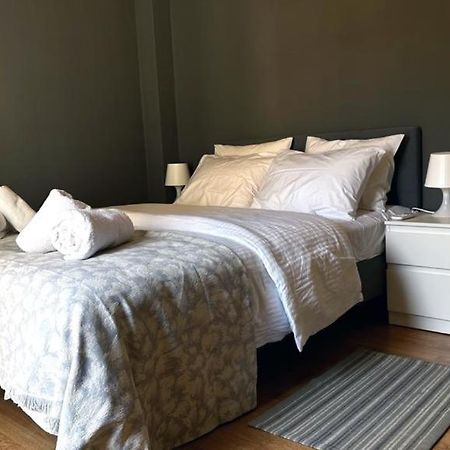 Minimal Apartment Next To The Center Афины Экстерьер фото
